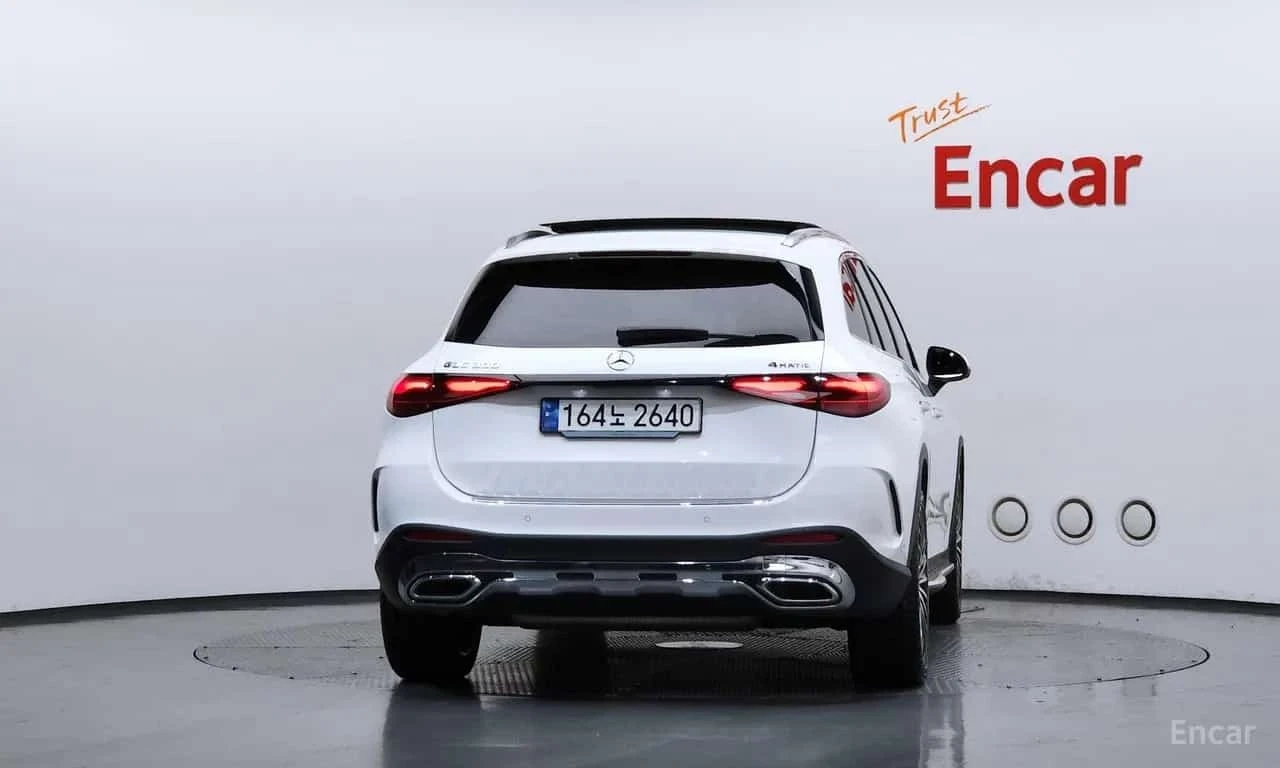 Mercedes-Benz GLC 4MATIC AMG Line/ОБДУХВАНЕ/ДИСТРОНИК/360, снимка 4 - Автомобили и джипове - 56185103