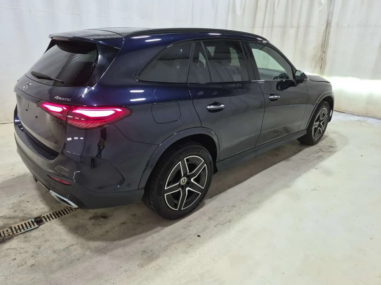 Mercedes-Benz GLC 300 * AMG Line * CARFAX * , снимка 3 - Автомобили и джипове - 56231947
