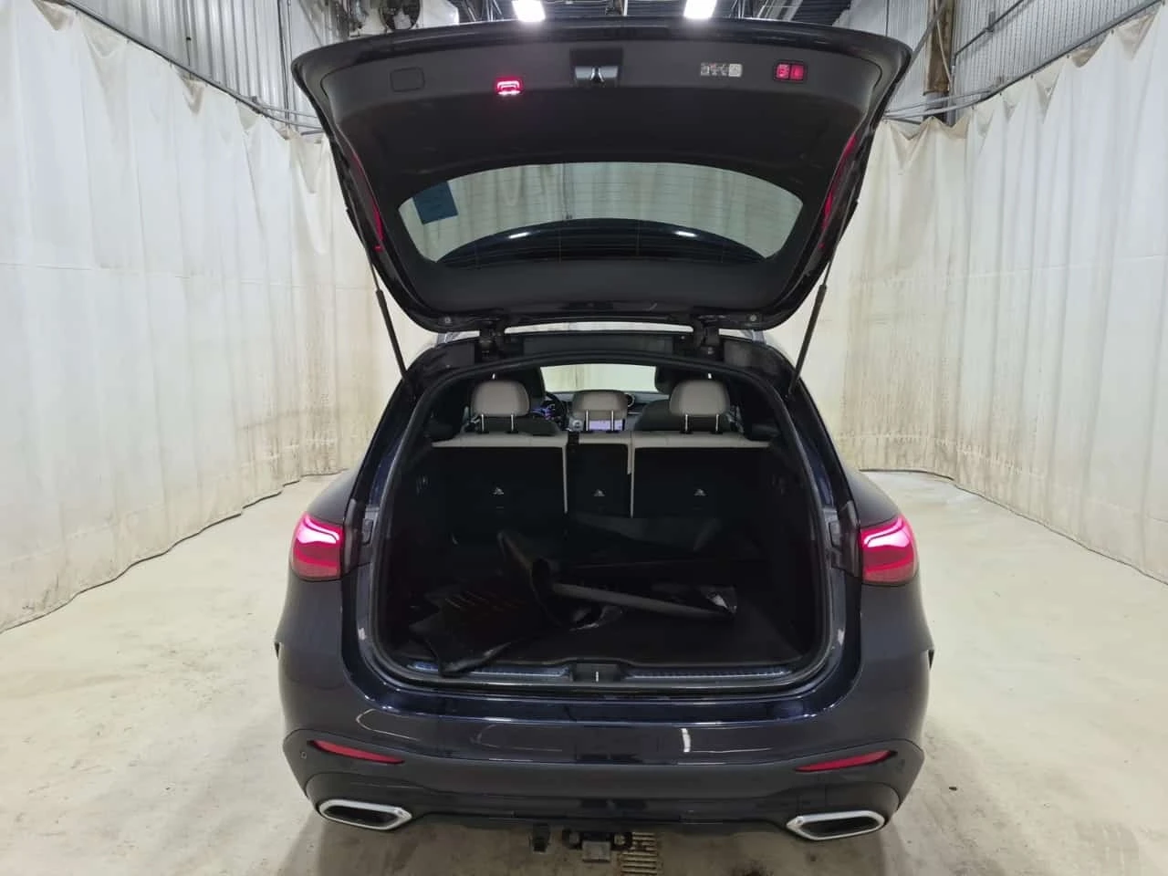 Mercedes-Benz GLC 300 * AMG Line * CARFAX * , снимка 14 - Автомобили и джипове - 56231947