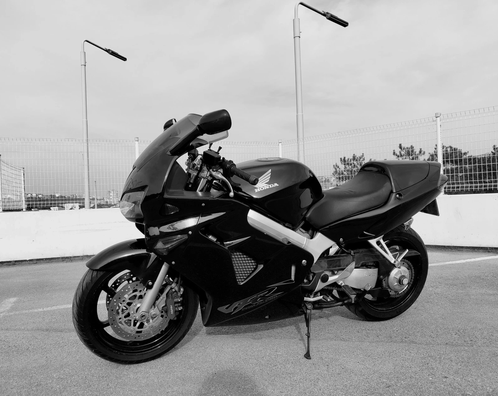 Honda Vfr 800 fi Delkevic, снимка 1