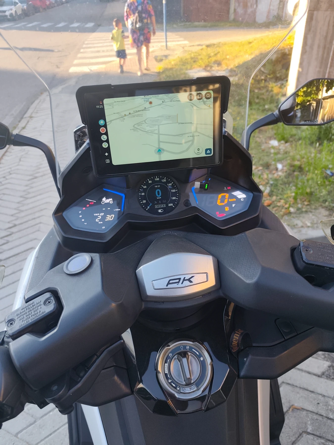 Kymco AK 550, снимка 12 - Мотоциклети и мототехника - 54878542