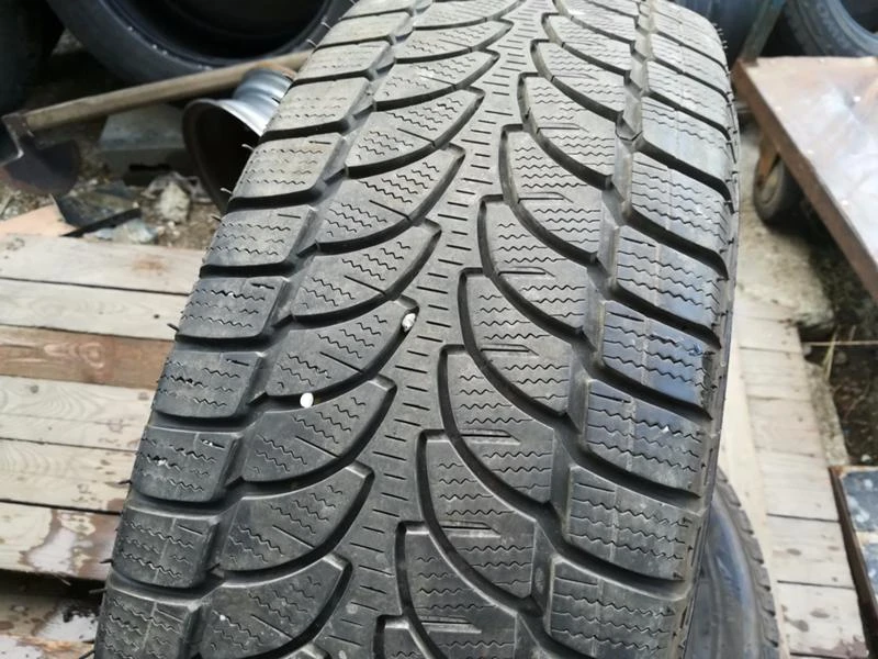 Гуми Зимни 215/70R16, снимка 2 - Гуми и джанти - 19451003