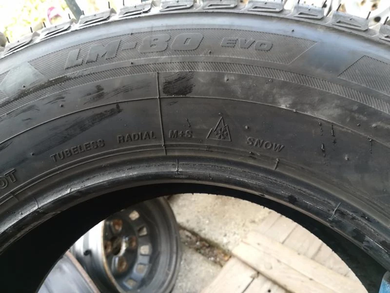 Гуми Зимни 215/70R16, снимка 6 - Гуми и джанти - 19451003