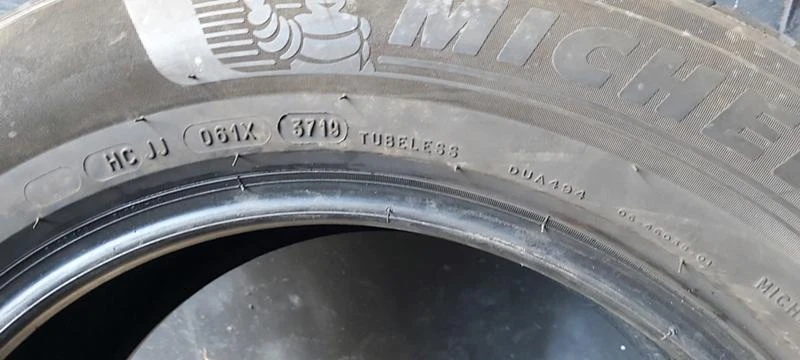 Гуми Зимни 235/55R17, снимка 7 - Гуми и джанти - 35125141