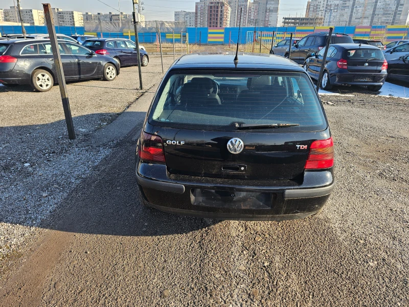 VW Golf 1.9tdi, снимка 4 - Автомобили и джипове - 48574359