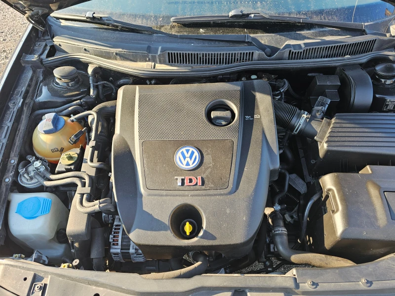 VW Golf 1.9tdi, снимка 14 - Автомобили и джипове - 48574359