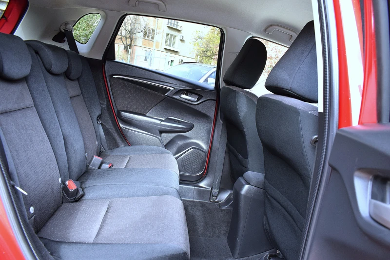 Honda Jazz 1.3ШВЕЙЦАРИЯ/КЛИМАТРОНИК/Keyles/Халогени/Осова/Лед, снимка 14 - Автомобили и джипове - 50785196