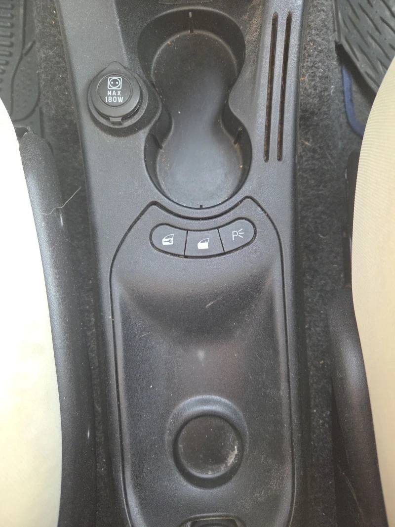 Lancia Ypsilon 1.3, снимка 12 - Автомобили и джипове - 52355255