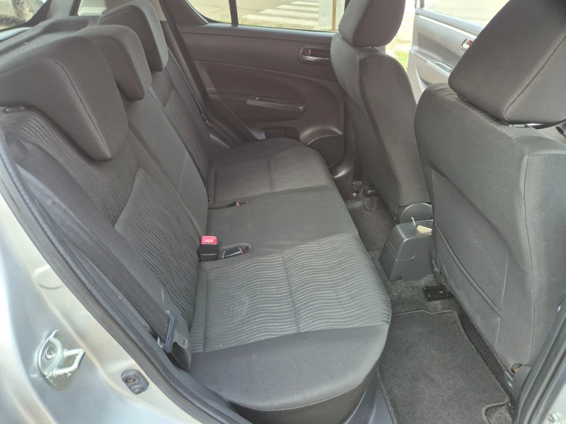Suzuki Swift 1.3DDIS, снимка 12 - Автомобили и джипове - 52999747