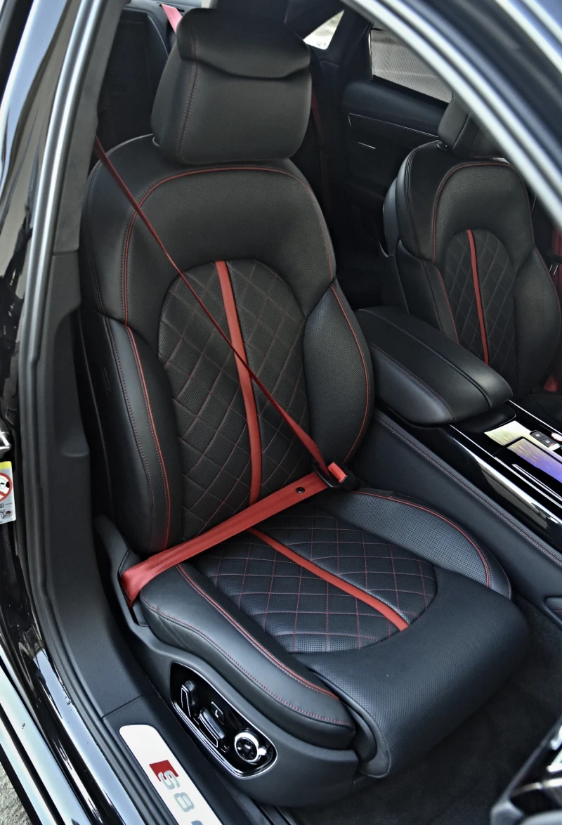Audi S8 PLUS 4.0 V8T CARBON MATRIX 360 PANO B&O  EXCLUSIVE, снимка 14 - Автомобили и джипове - 53117500