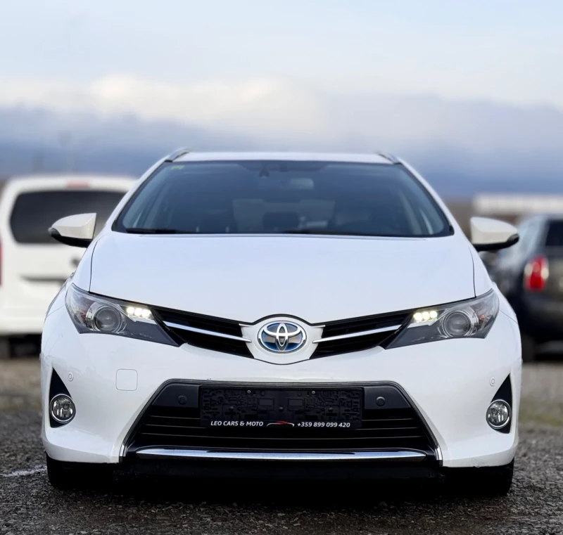 Toyota Auris 1.8i Hibrid/Navi/Camera/Euro5B, снимка 2 - Автомобили и джипове - 53433223