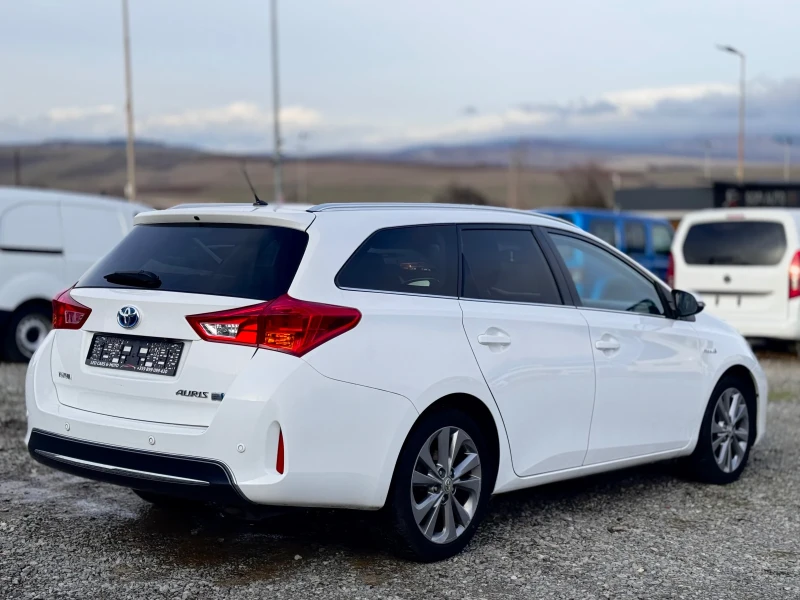 Toyota Auris 1.8i Hibrid/Navi/Camera/Euro5B, снимка 4 - Автомобили и джипове - 53433223