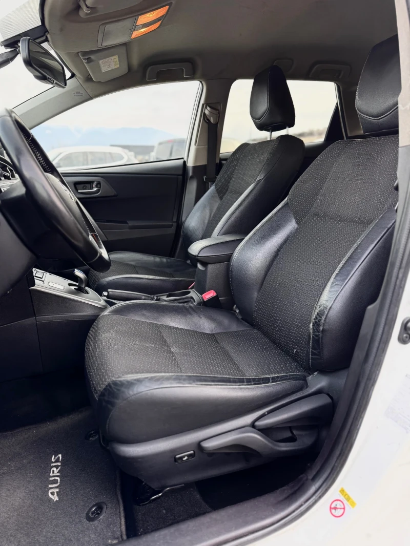 Toyota Auris 1.8i Hibrid/Navi/Camera/Euro5B, снимка 12 - Автомобили и джипове - 53433223