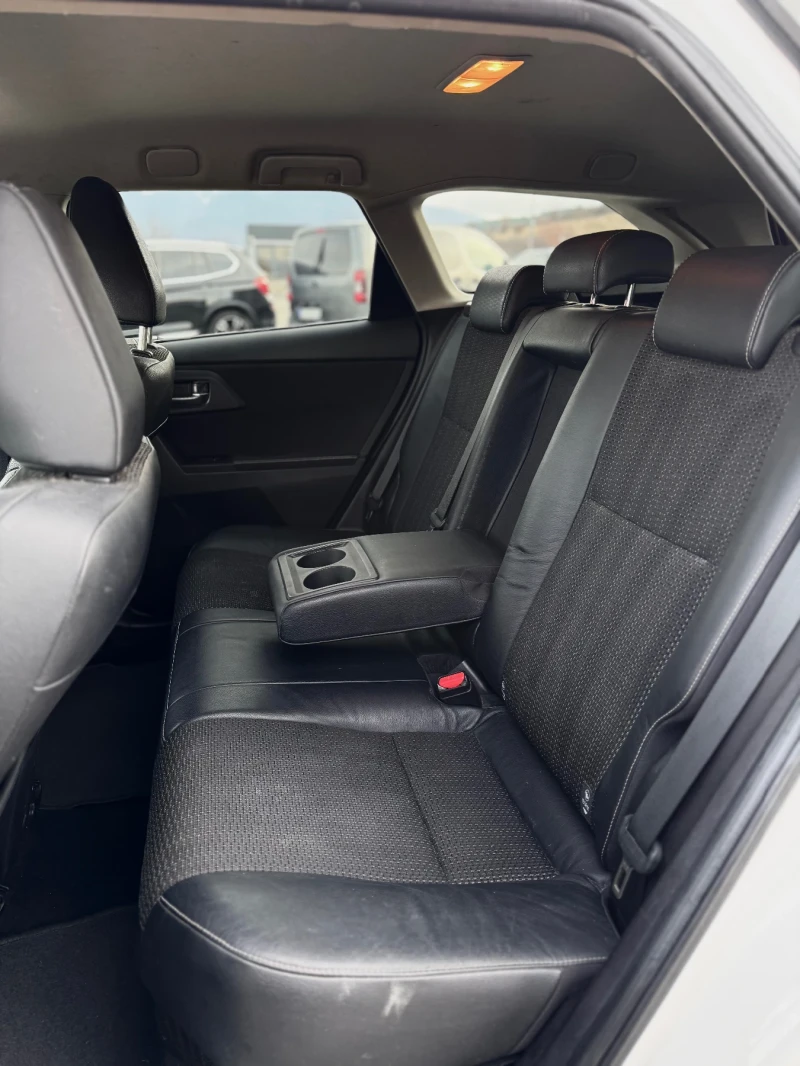 Toyota Auris 1.8i Hibrid/Navi/Camera/Euro5B, снимка 15 - Автомобили и джипове - 53433223