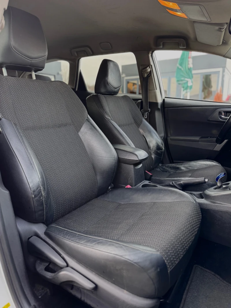 Toyota Auris 1.8i Hibrid/Navi/Camera/Euro5B, снимка 14 - Автомобили и джипове - 53433223