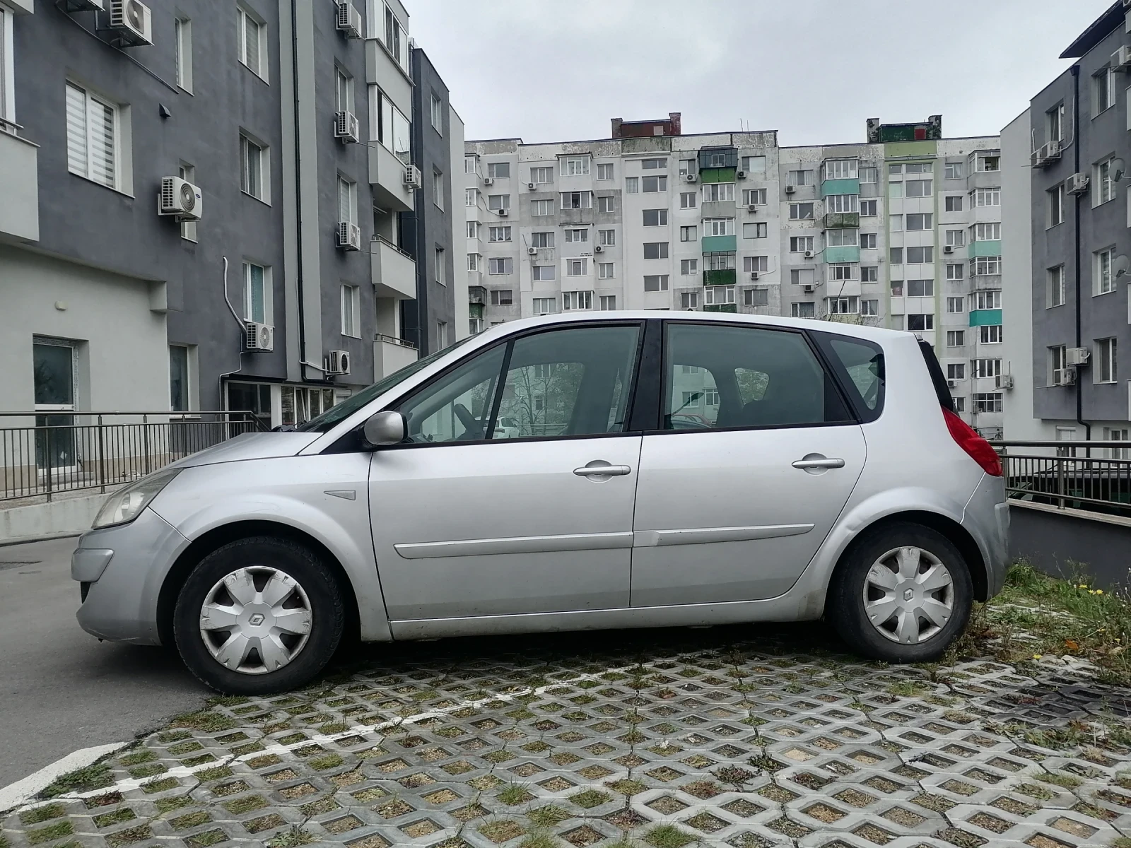 Renault Grand scenic 1.6 Газ Автоматик - изображение 2