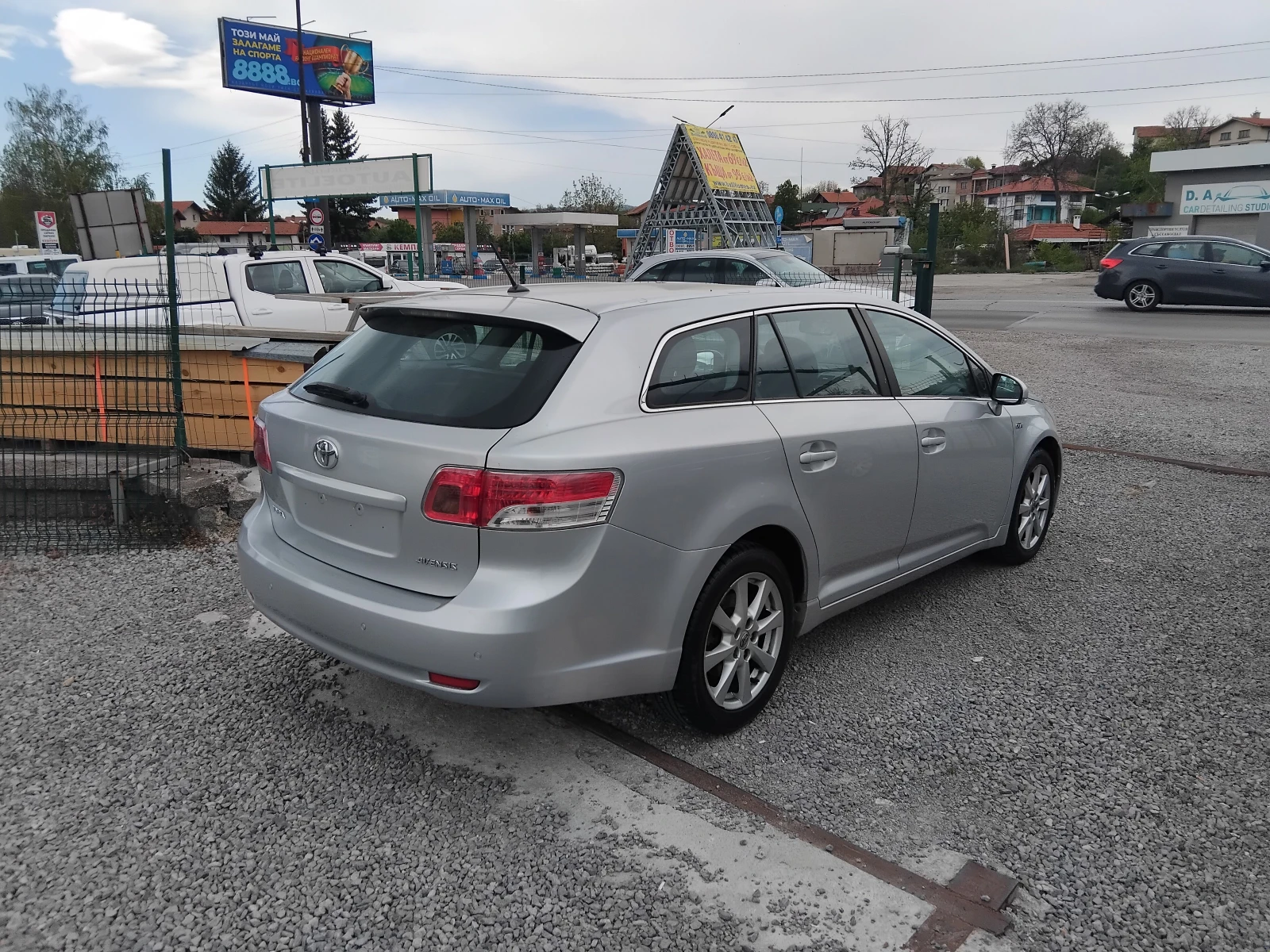 Toyota Avensis 2.0D-4D Automat - изображение 4