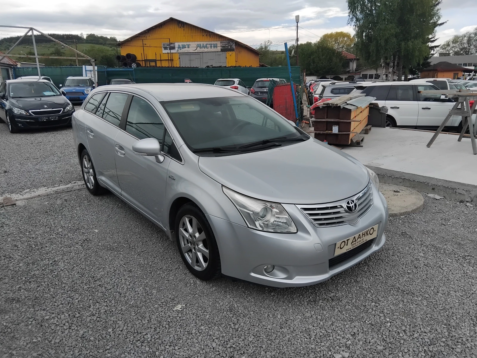 Toyota Avensis 2.0D-4D Automat - изображение 2