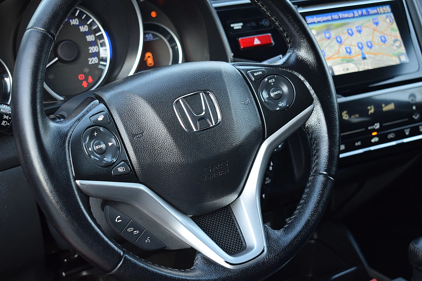 Honda Jazz 1.3ШВЕЙЦАРИЯ/КЛИМАТРОНИК/Keyles/Халогени/Осова/Лед - изображение 9