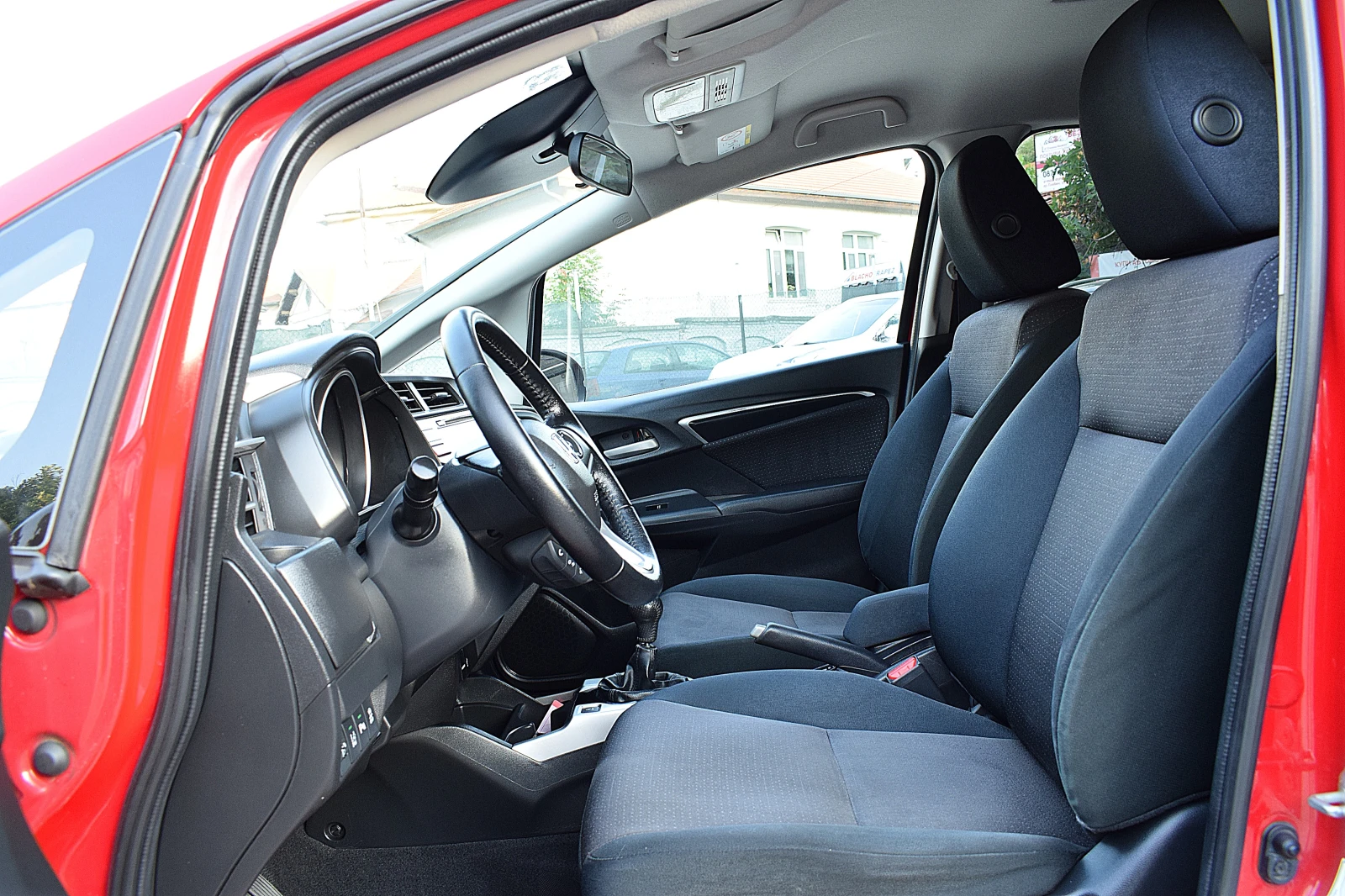 Honda Jazz 1.3ШВЕЙЦАРИЯ/КЛИМАТРОНИК/Keyles/Халогени/Осова/Лед - изображение 6