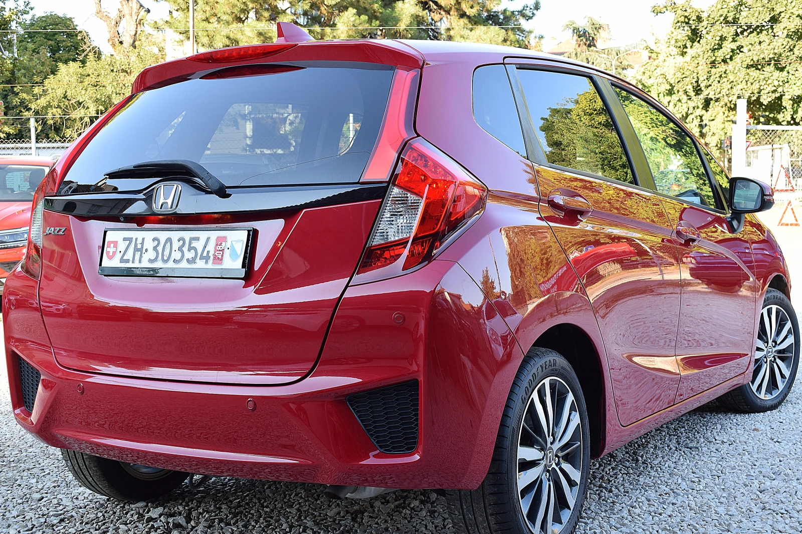 Honda Jazz 1.3ШВЕЙЦАРИЯ/КЛИМАТРОНИК/Keyles/Халогени/Осова/Лед - изображение 4