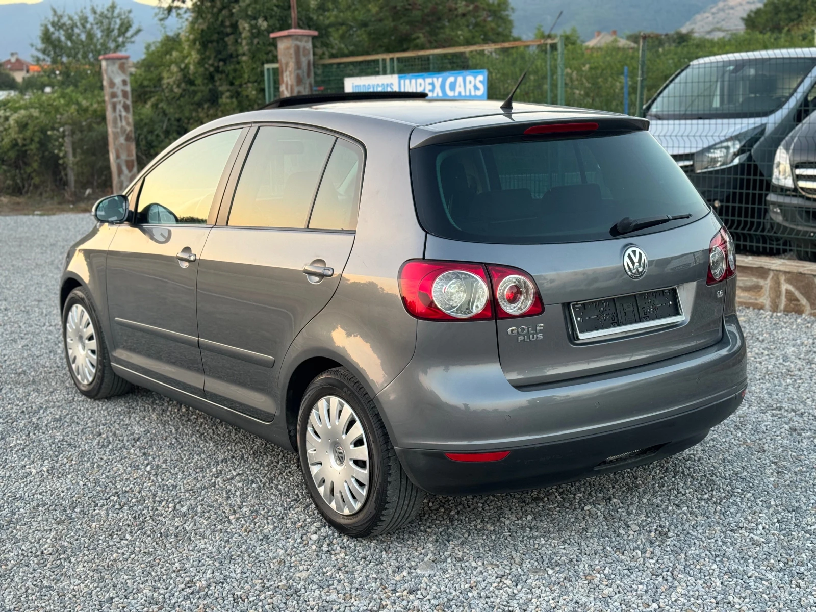VW Golf Plus 1.6i* 102кс* Германия* Климатик* Нов внос*  - изображение 4