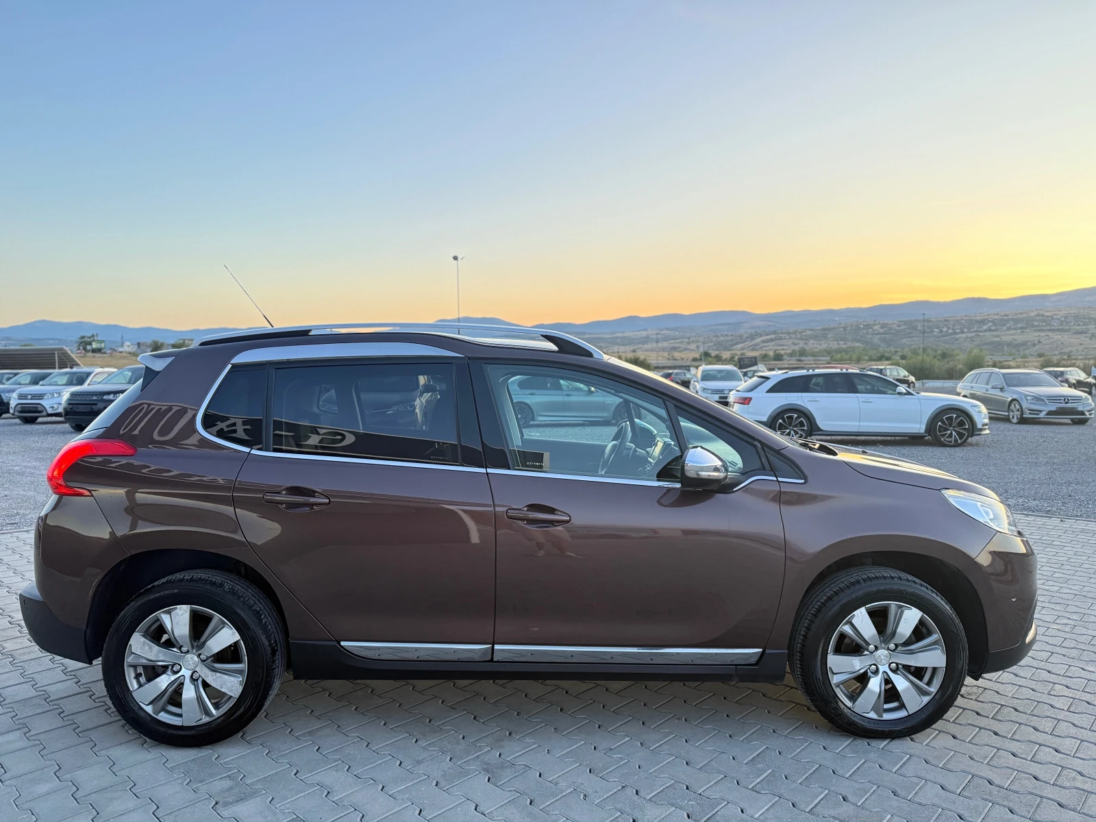 Peugeot 2008 1.6 hdi AVTOMAT Собствен лизинг !!! - изображение 4
