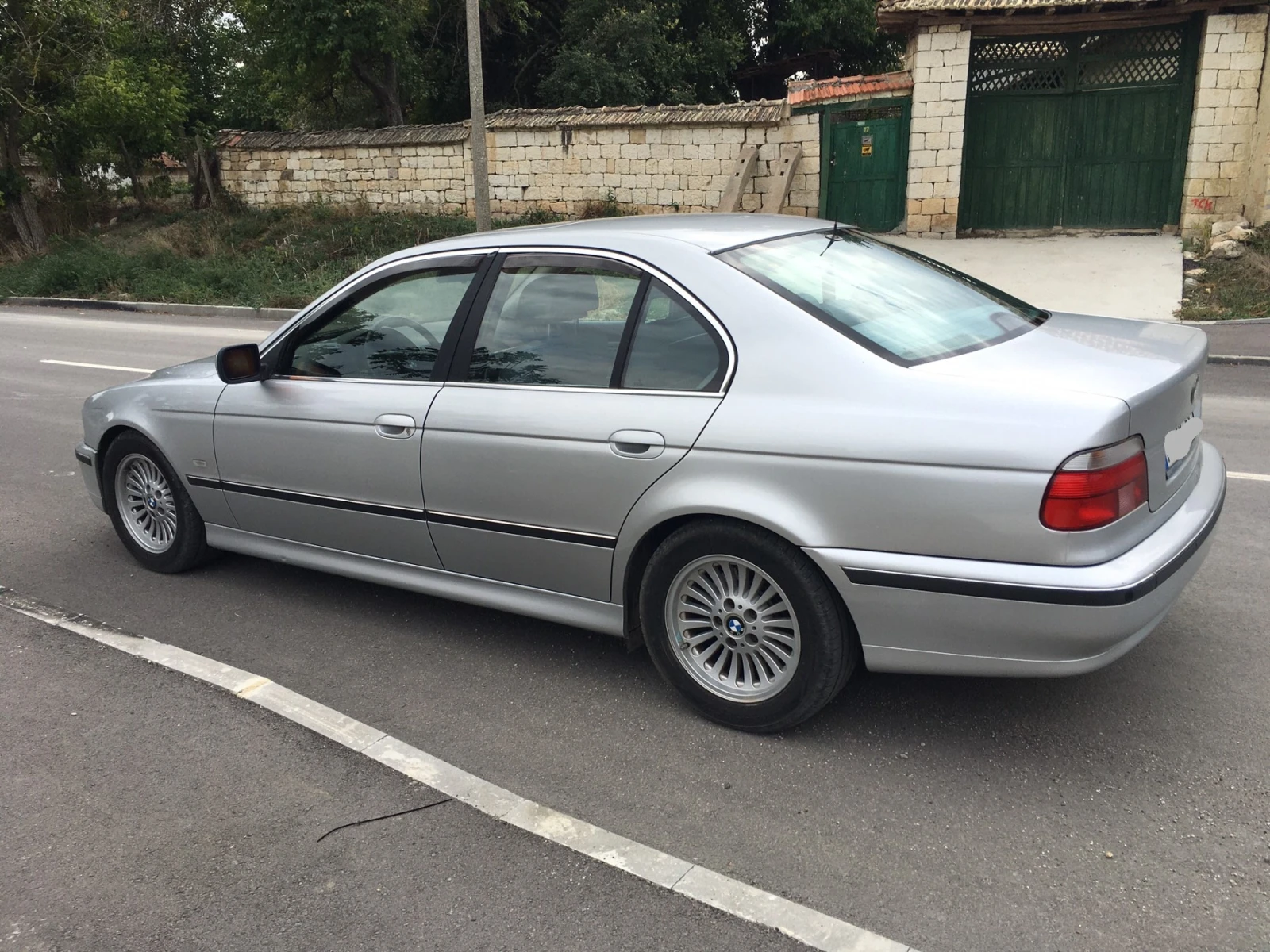 BMW 528  - изображение 3