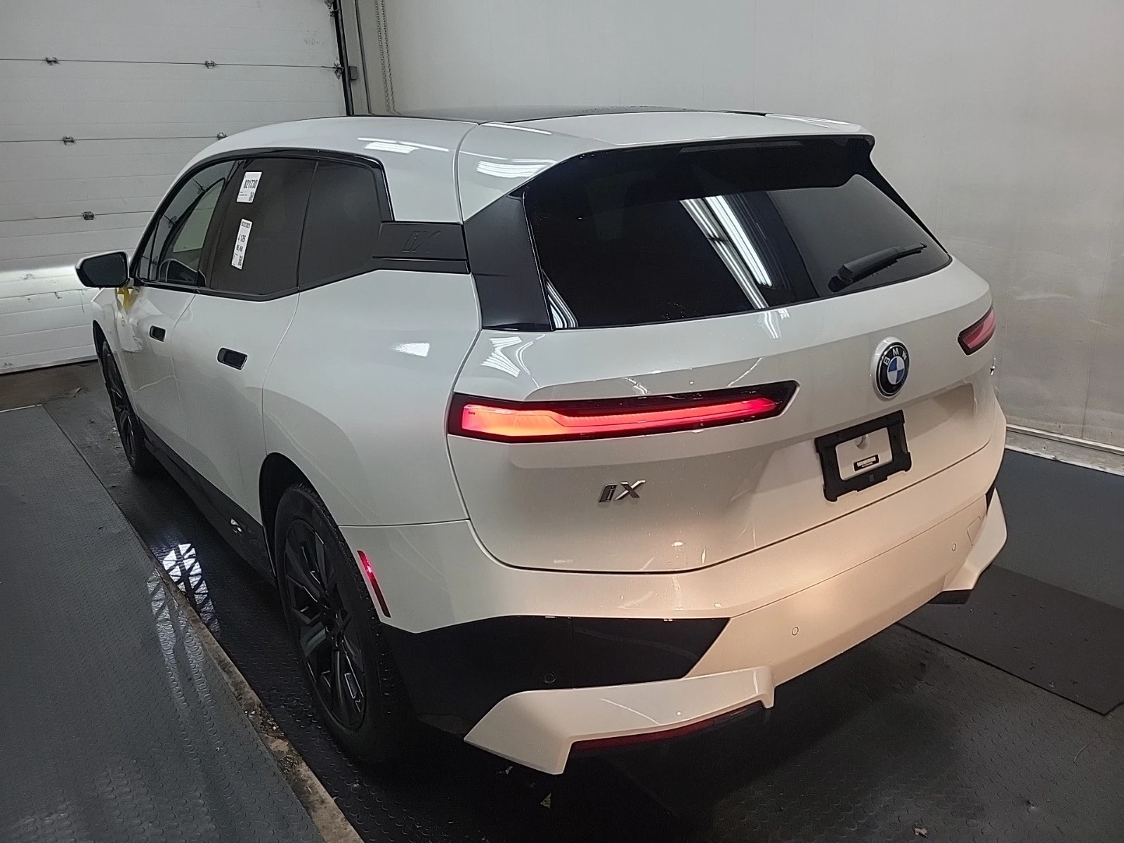BMW iX 40i * * CARFAX * * АВТО КРЕДИТ * *  - изображение 5