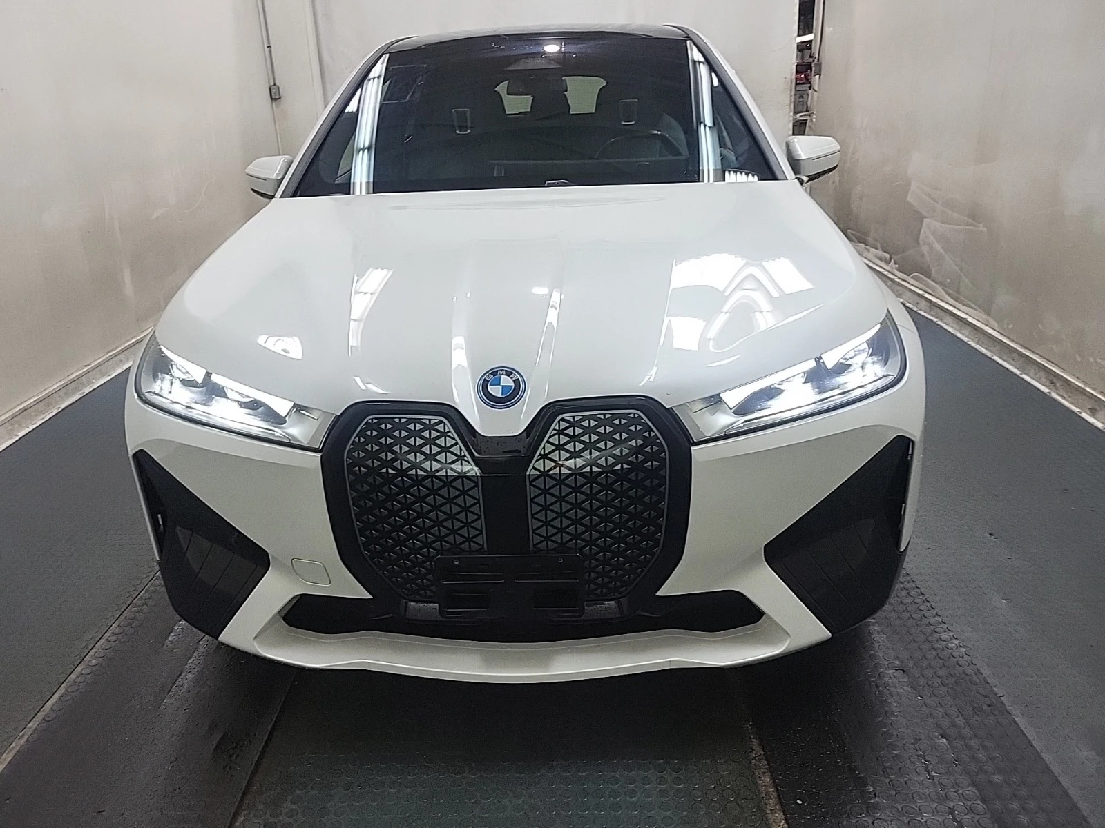 BMW iX 40i * * CARFAX * * АВТО КРЕДИТ * *  - изображение 2