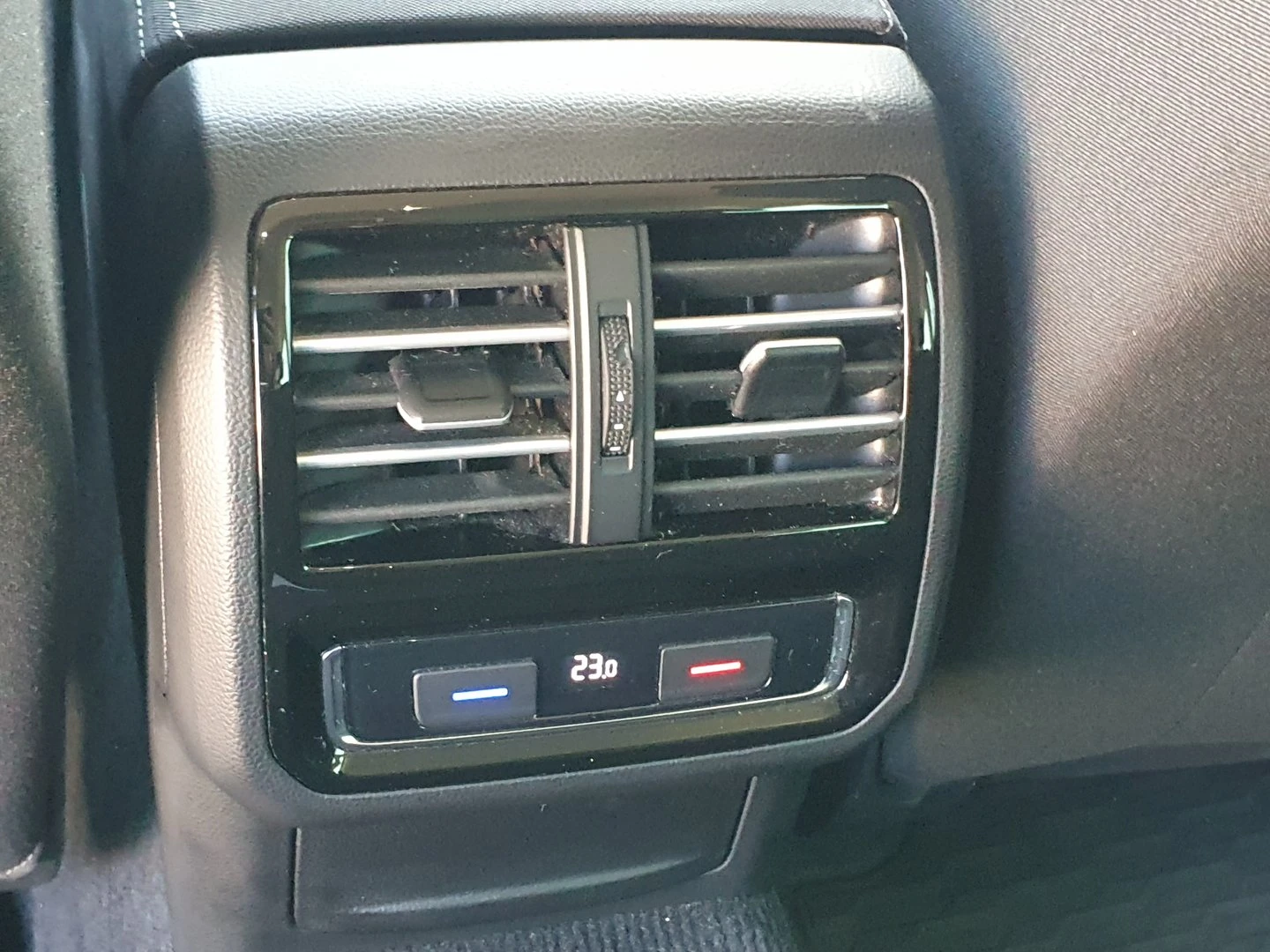 VW Passat Comfortline 2.0TDI BMT | Mobile.bg — изображение 10
