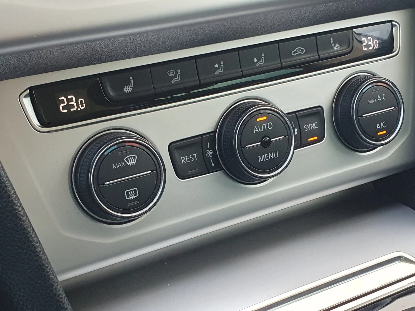 VW Passat Comfortline 2.0TDI BMT | Mobile.bg — изображение 14