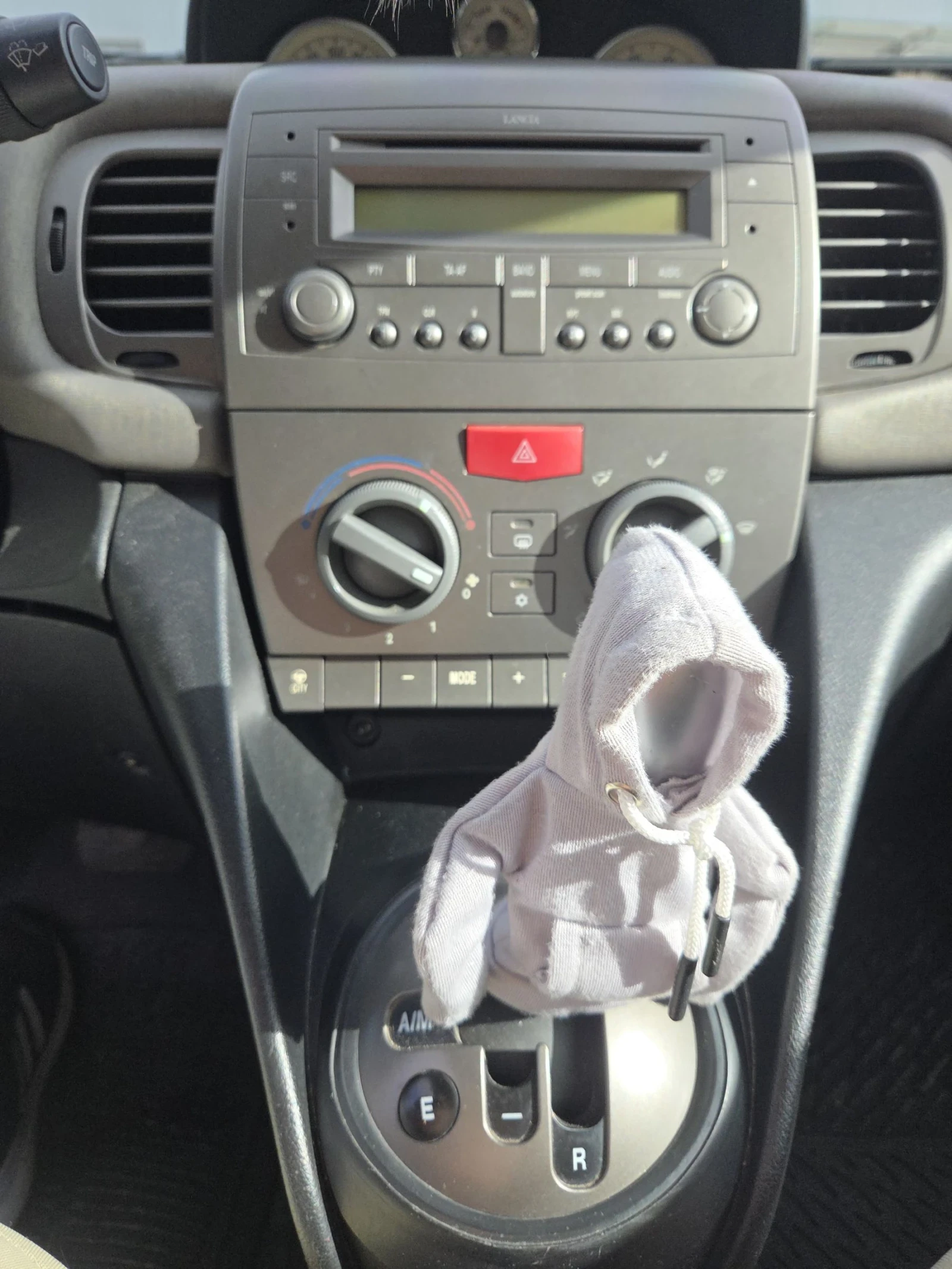 Lancia Ypsilon 1.3 | Mobile.bg   11