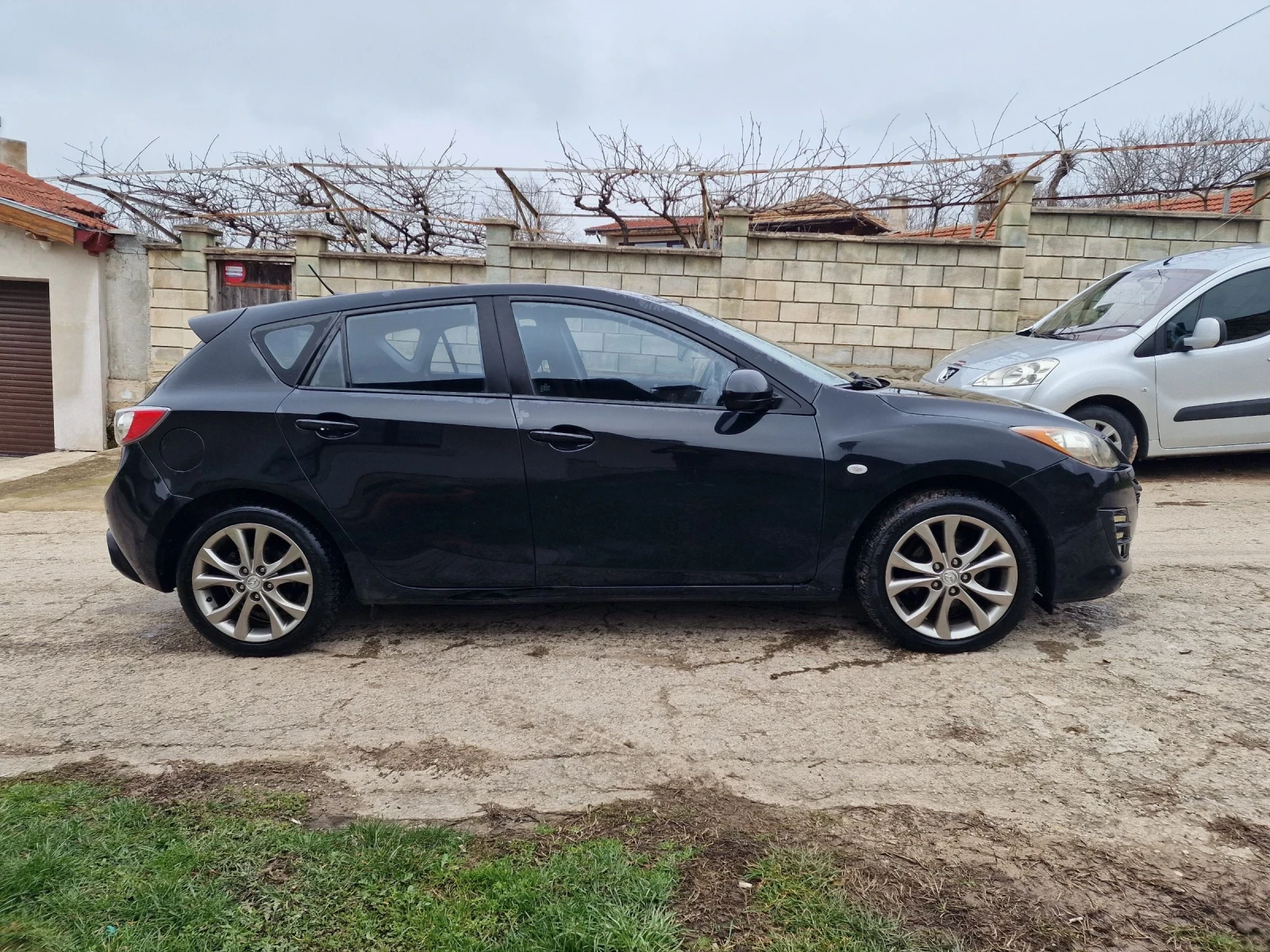 Mazda 3 1.6 109к.с - изображение 2
