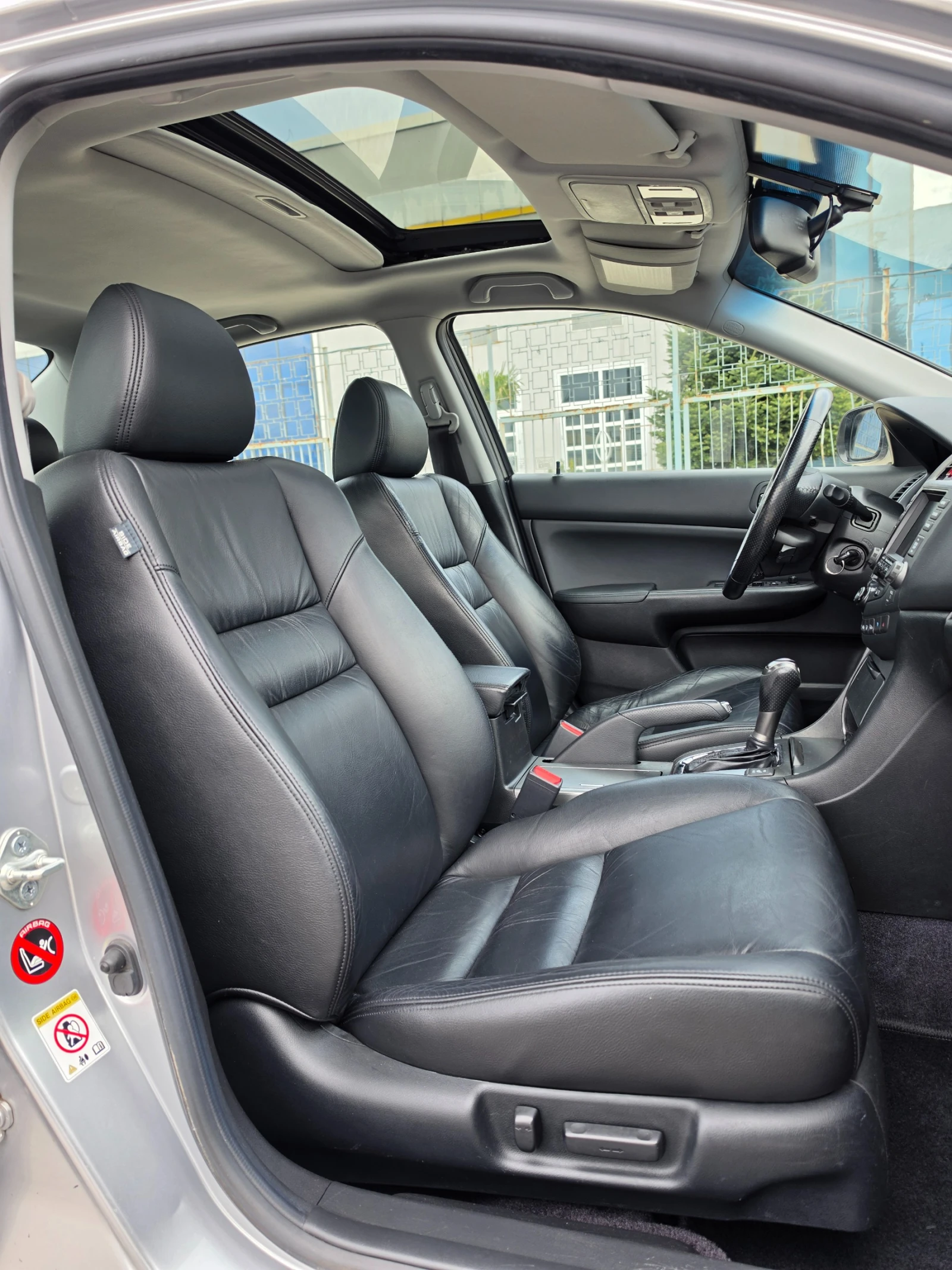 Honda Accord 2.4i-VTEC Distronic NAVI TUV 2027г., снимка 15 - Автомобили и джипове - 53731259