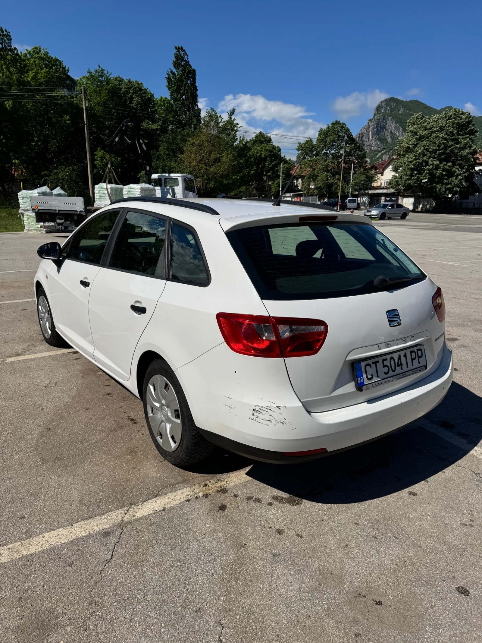 Seat Ibiza, снимка 6 - Автомобили и джипове - 54553195