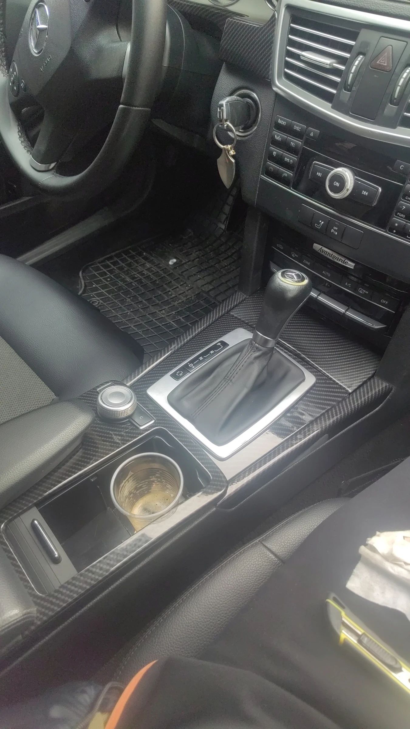 Mercedes-Benz E 200, снимка 7 - Автомобили и джипове - 55431148