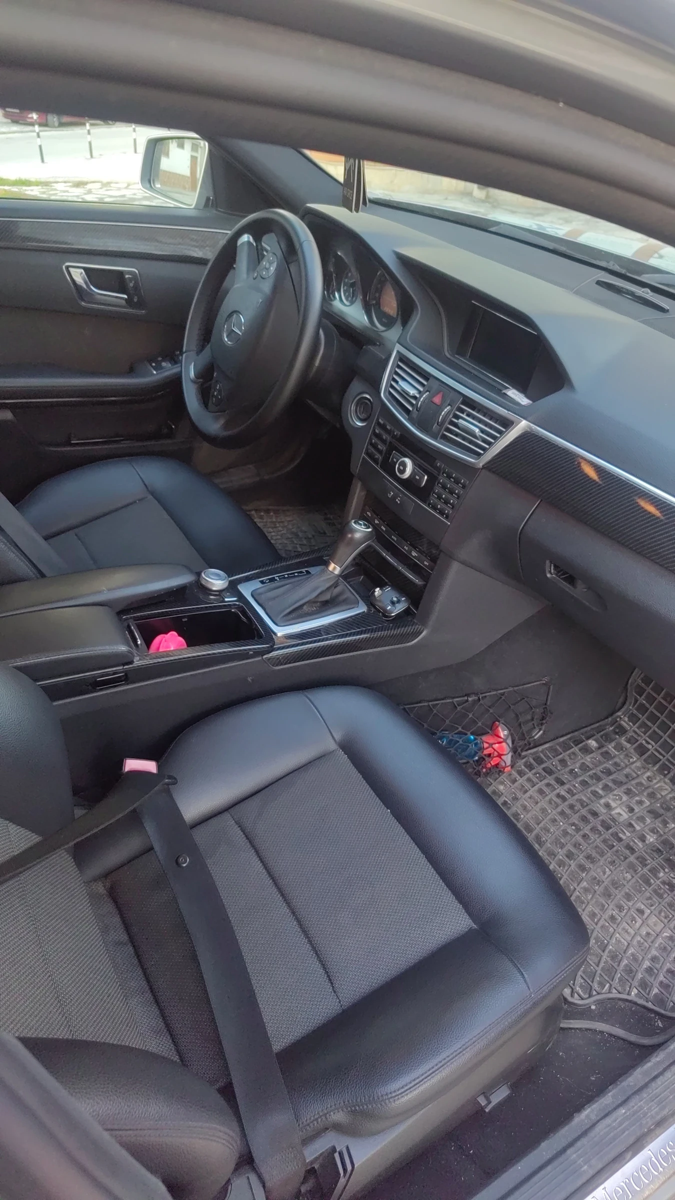Mercedes-Benz E 200, снимка 3 - Автомобили и джипове - 55431148