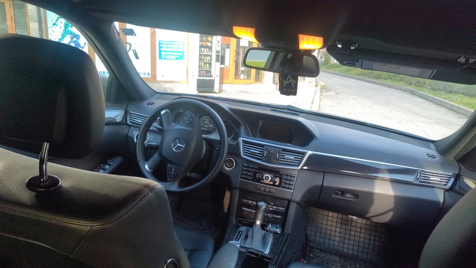Mercedes-Benz E 200, снимка 4 - Автомобили и джипове - 55431148