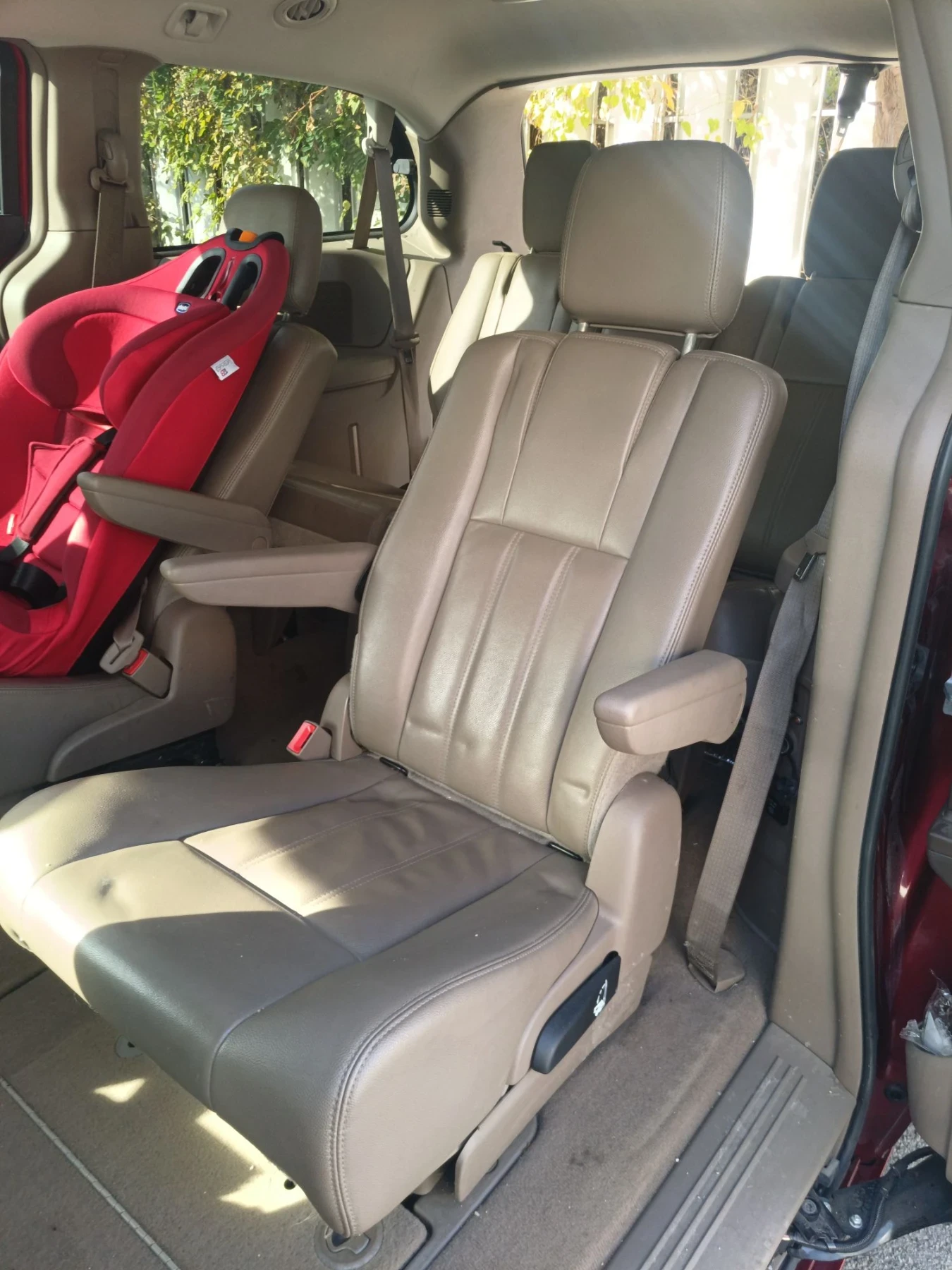 Chrysler Town and Country | Mobile.bg � ����������� 10