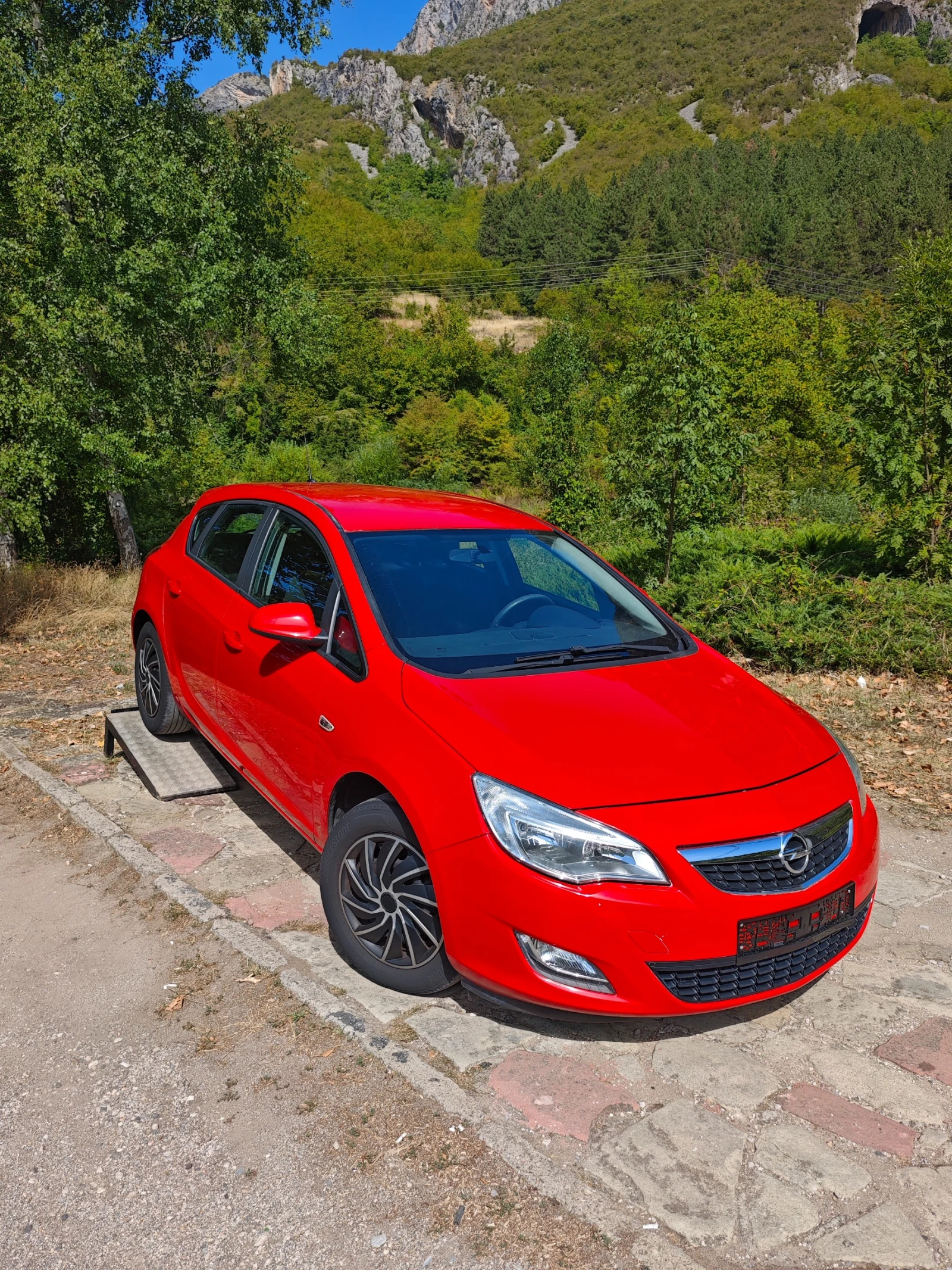 Opel Astra 1.4I НОВ ВНОС, снимка 13 - Автомобили и джипове - 55941672