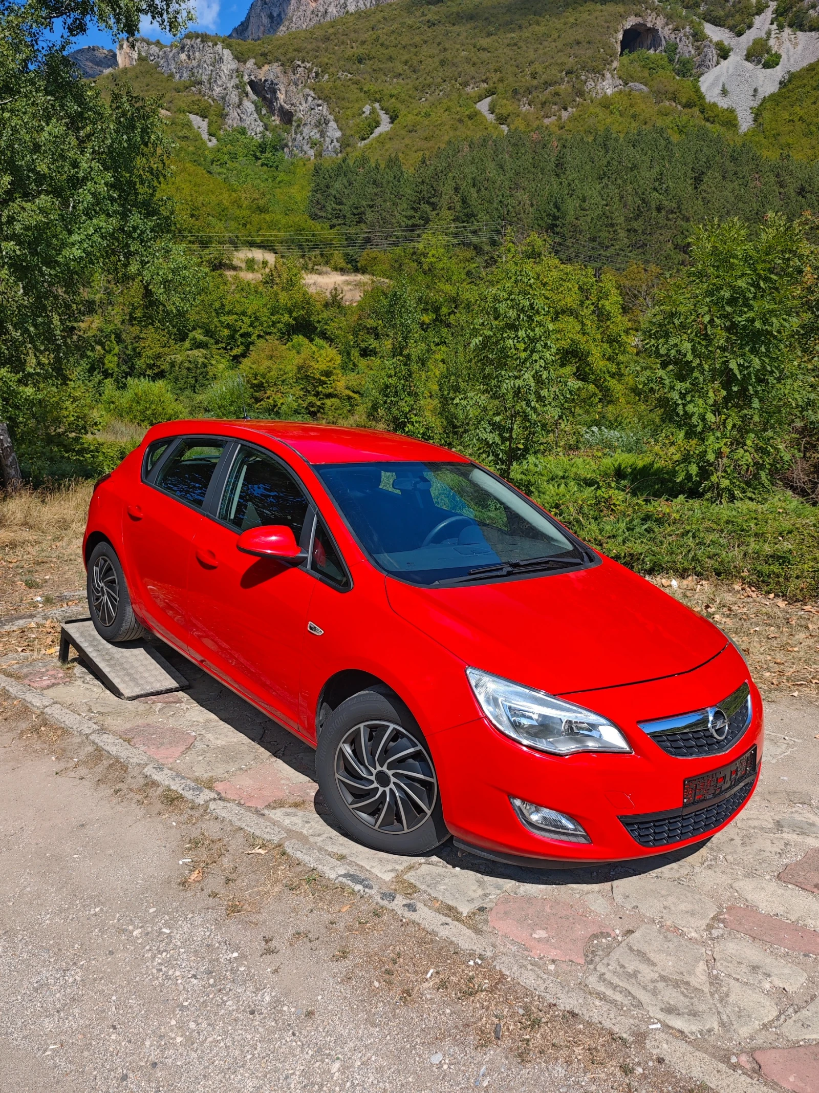 Opel Astra 1.4I НОВ ВНОС, снимка 15 - Автомобили и джипове - 55941672