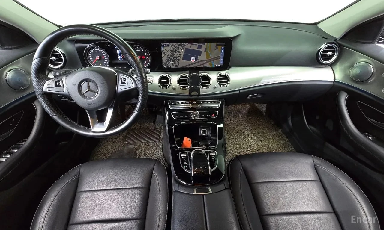 Mercedes-Benz E 200 200 Avantgarde* ПОДГРЕВ* ОБДУХВАНЕ* КАМЕРИ* , снимка 7 - Автомобили и джипове - 56005272