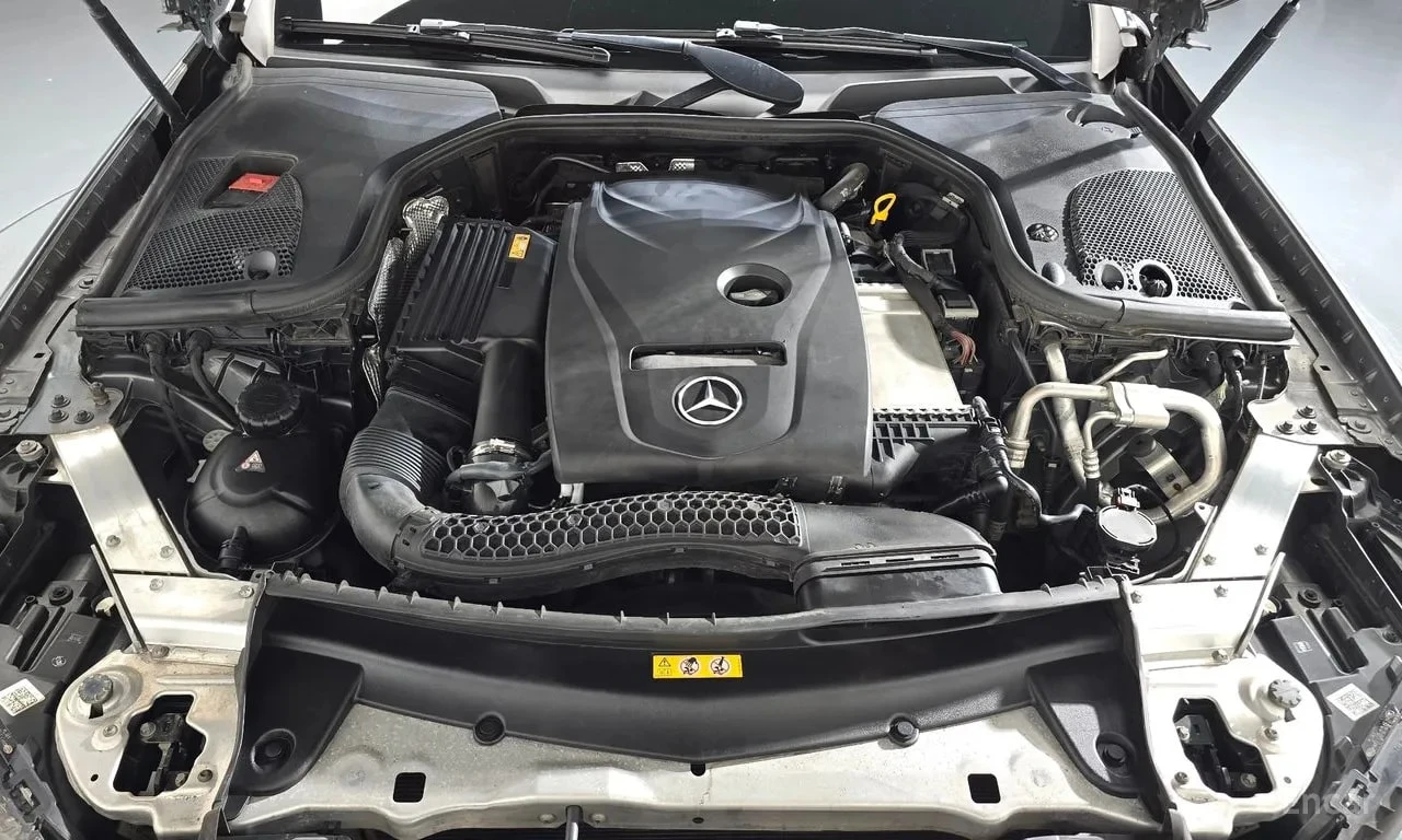 Mercedes-Benz E 200 200 Avantgarde* ПОДГРЕВ* ОБДУХВАНЕ* КАМЕРИ* , снимка 6 - Автомобили и джипове - 56005272