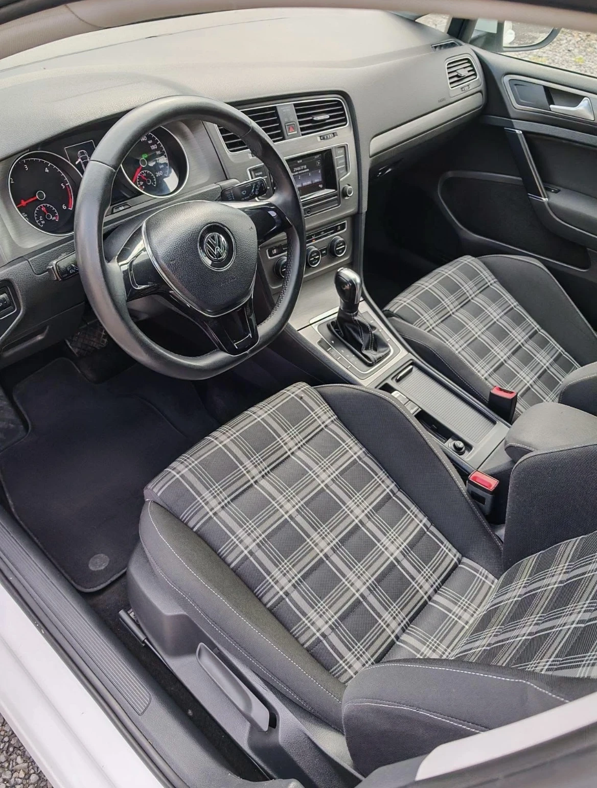 VW Golf, снимка 6 - Автомобили и джипове - 56109199