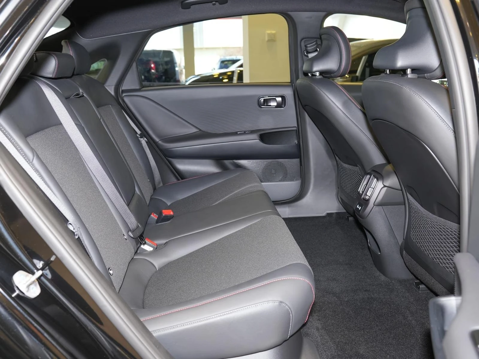 Hyundai Ioniq 6 N-LINE FACELIFT 84kWh MATRIX-LED 360-CAMERA | Mobile.bg � ����������� 16