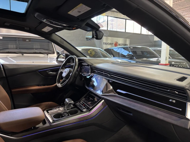 Audi Q8 TECHNIK* S-LINE* HEADUP* 360* B&0* PANO* AMBIENT* , снимка 9 - Автомобили и джипове - 52212033