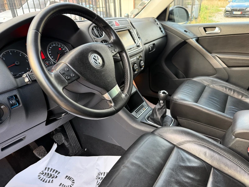 VW Tiguan 4х4 нави кожа, снимка 6 - Автомобили и джипове - 52340797
