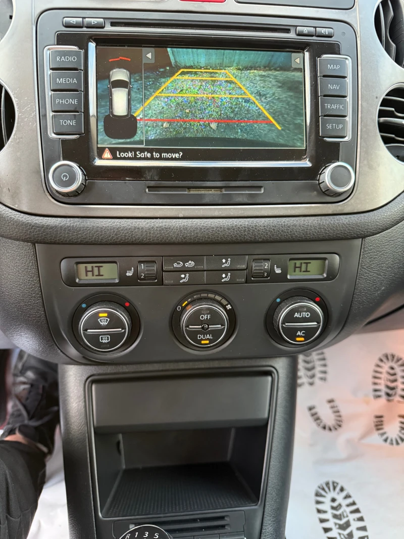 VW Tiguan 4х4 нави кожа, снимка 8 - Автомобили и джипове - 52340797