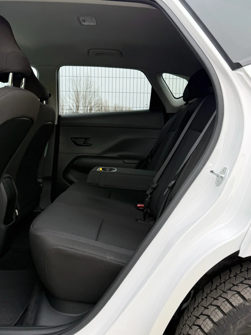 Hyundai Kona Long Range * 65.4kWh * Distronic * Full LED * , снимка 10 - Автомобили и джипове - 52677275